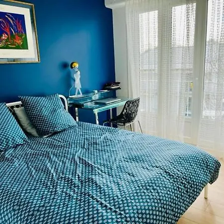 Champs De Mars 1 Proche Centre Ville, Balcon Et Parking * La Rochelle (Charente-Maritime)