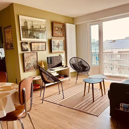 Appartement Champs De Mars 1 Proche Centre Ville, Balcon Et Parking *